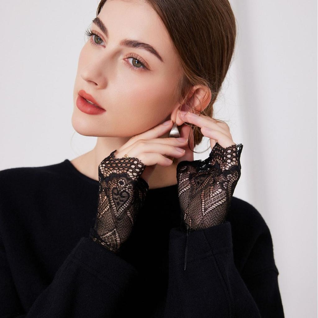 Hollow Out Lace Detachable Cuffs Fake Sleeves Womens Pleated False Cuffs Sweater Blouse Wrist Warmers Fake Cuff