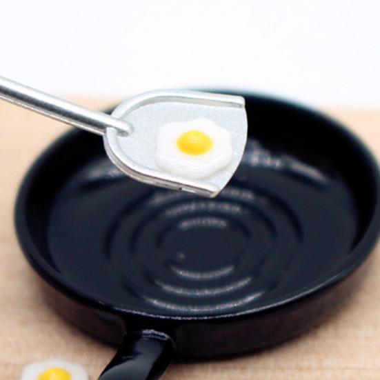1 Set Dollhouse Fried Eggs Model Realistic Miniature Kitchen Frying Pan Egg Spatula Model Set for Dollhouse Decoration