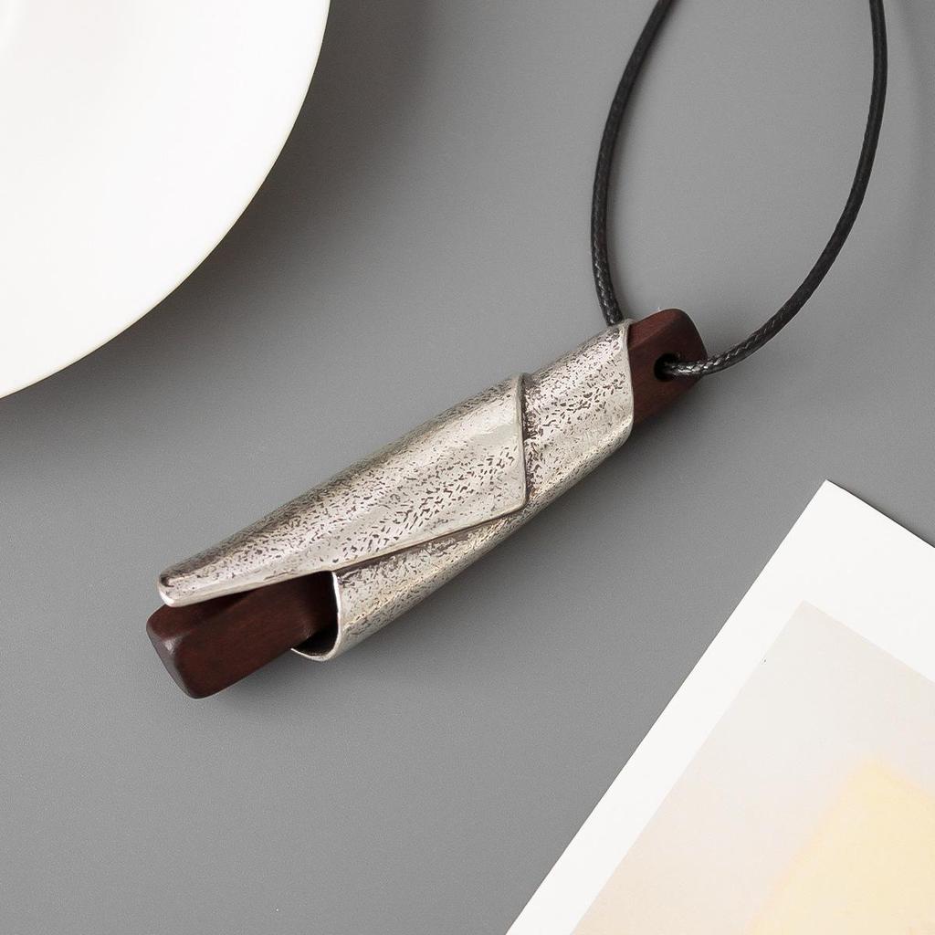 Деревянное зимнее ожерелье-свисток в винтажном стиле