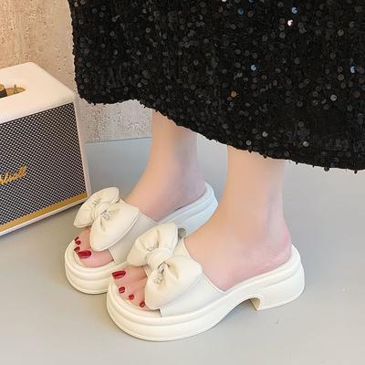 Универсальные нескользящие пляжные прохладные тапочки 2025 новая летняя обувь маффин толстая подошва фея женские тапочки для увеличения роста