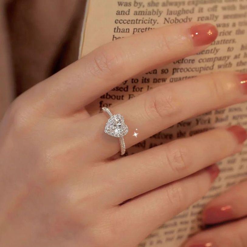 Elegant Adjustable Heart-Shaped Zircon Women's Ring - Fashionable Open Design