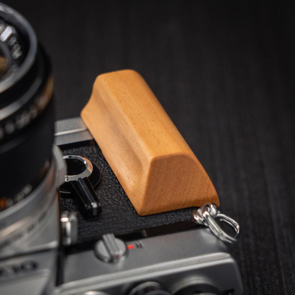 Iborrys Ретро Камера из Массива Дерева, Совместимая с Olympus и Пленкой, с Посвященной Быстросъемной Рукояткой, Изготовленная Вручную из Премиального Натурального Дерева, Сандаловое Дерево