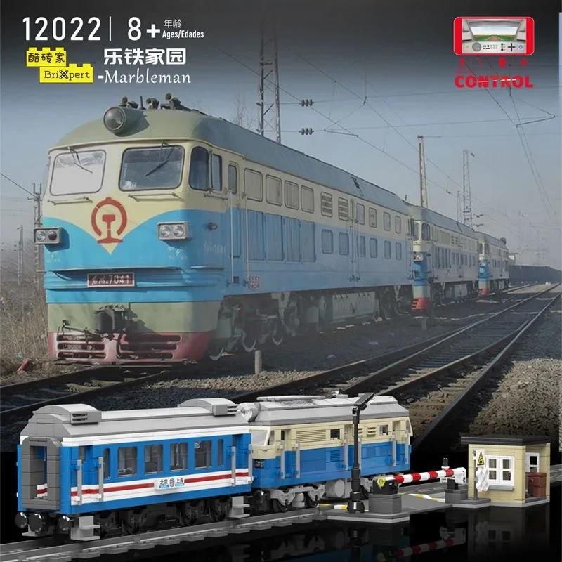 MOULD KING Серия Мировые Железные Дороги Модель Дизельного Локомотива DF4B 12022 Строительные Блоки Кирпичики Детские Игрушки Поезд Подарки для Мальчиков