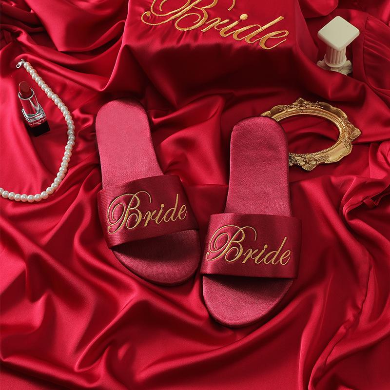 Новые свадебные тапочки для подружки невесты с вышивкой, свадебные шелковые красные тапочки, свадебный утренний халат невесты в сочетании с женской обувью