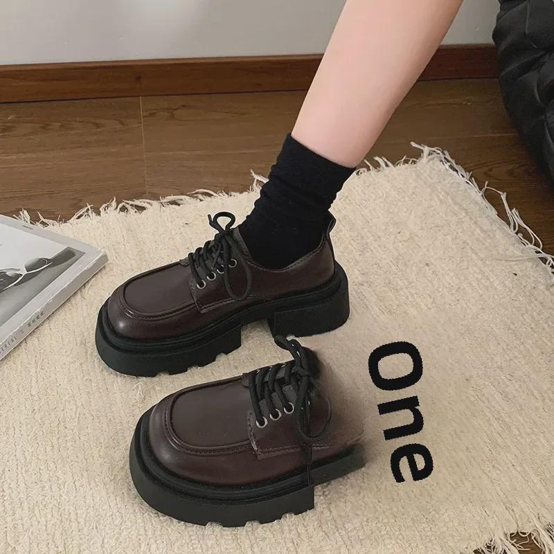 Женские черные кожаные мокасины Mary Jane 2024 года: Британский стиль на толстой подошве — идеально подходит для осенних юбок.