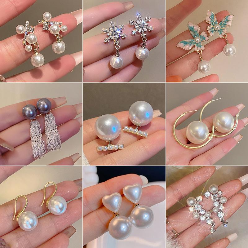 2023 High-End French Pearl Earrings: Light Luxury, Unique Design for Women