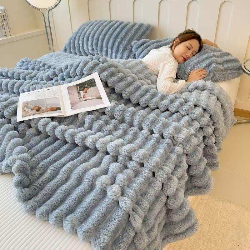 New Double Sided Warm Blanket Warm Breathable Throw Blanket Solid Color Skin-Friendly Conditioning Quilt