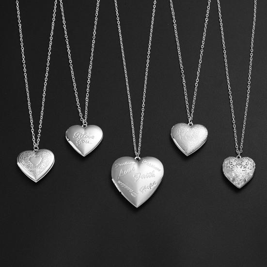 Couple Necklace Carved Design Metal Chain Gift Heart-shaped Photo Frame Pendant Necklace Jewelry Accessories