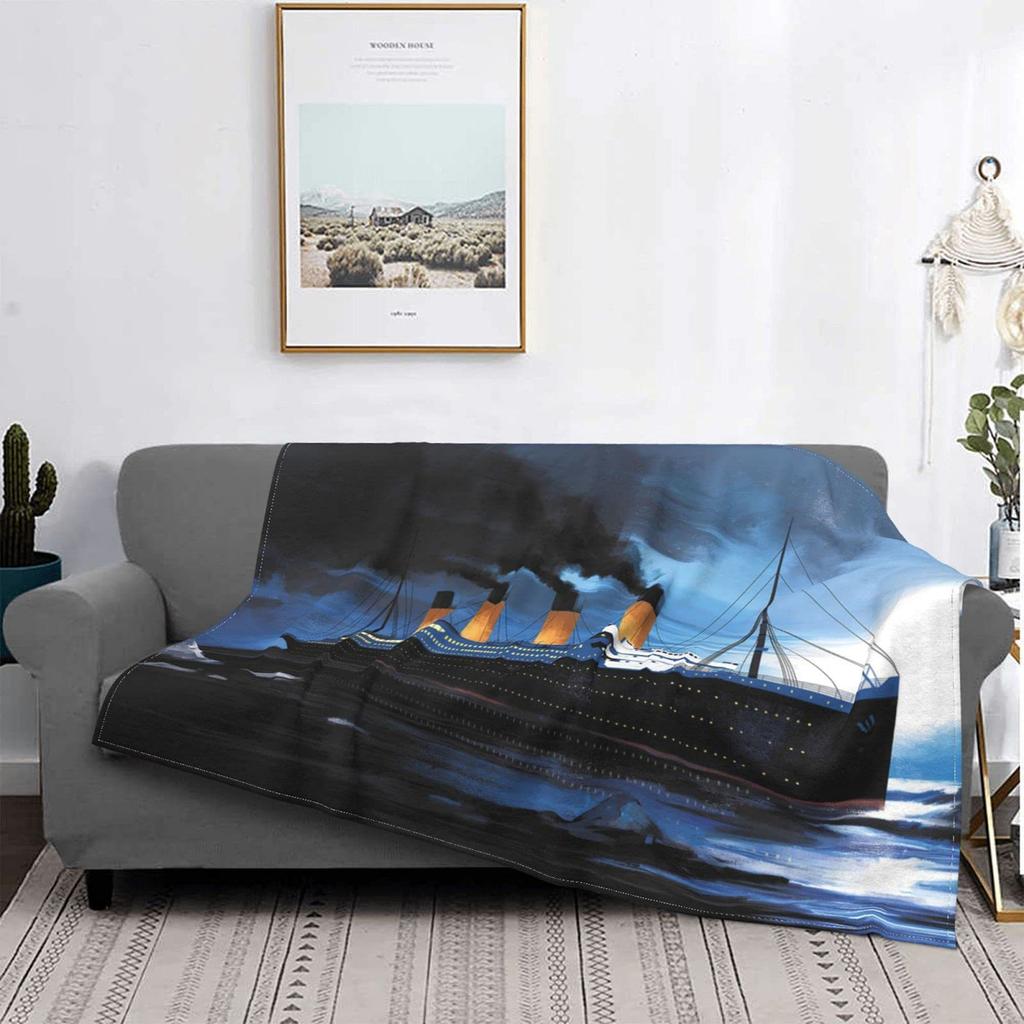Sinking Ship Movie Pattern digital-printed polyester Bedroom velvet flannel cover blanket Fleece soft cover blankets for beds