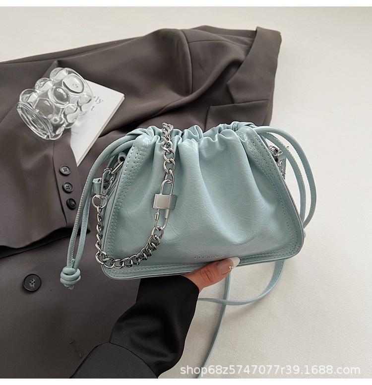 Korean Version Ins Chain Small Bag Women's 2025 New Foreign Style Pleated Hand Bucket Bag Commuter Shoulder Messenger Bag