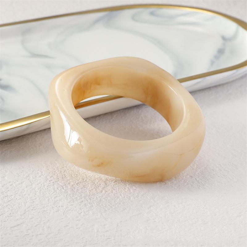 Нерегулярный градиентный полупрозрачный акриловый геометрический браслет-манжета