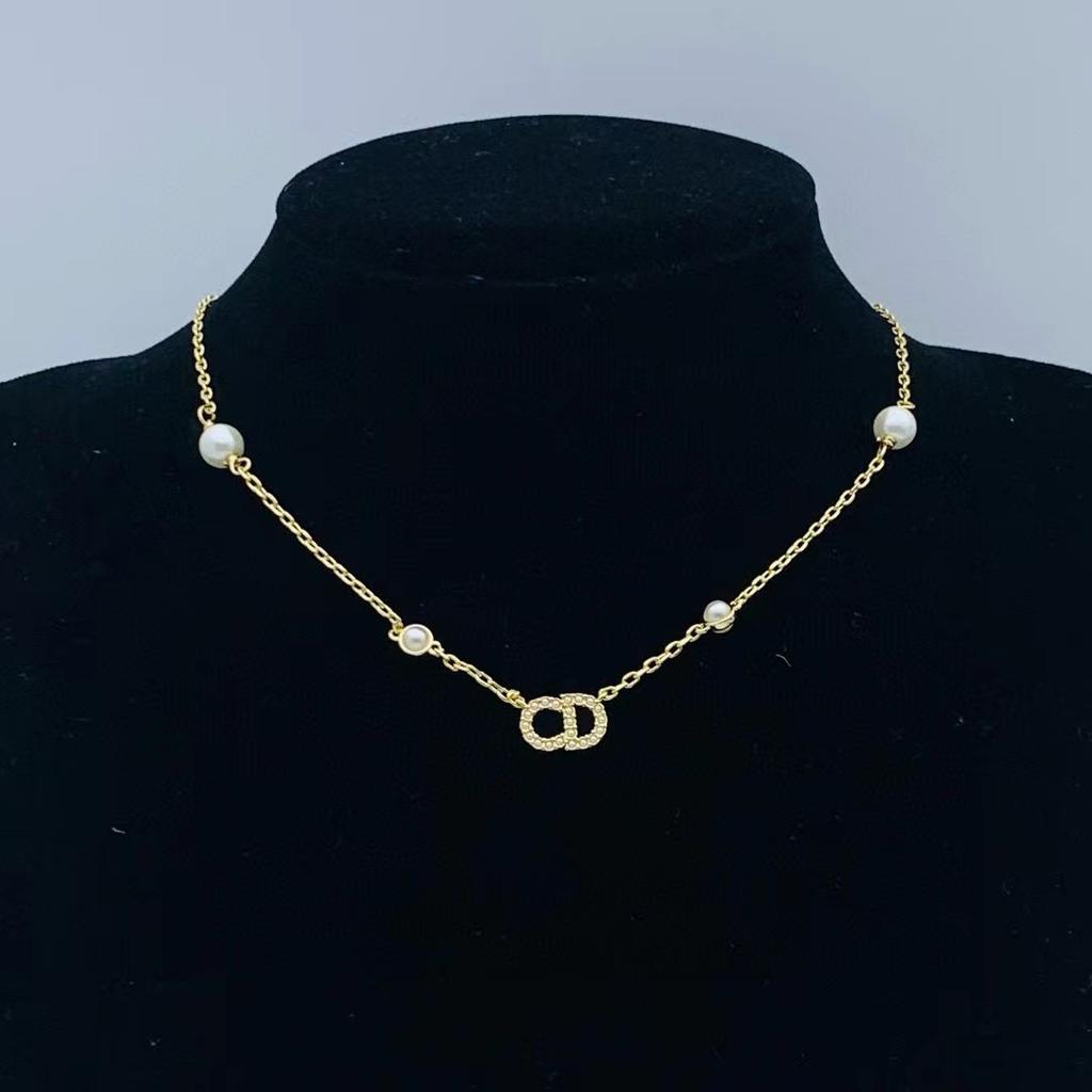 Жемчужное ожерелье с буквой и бриллиантами для женщин