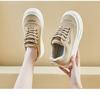 Белые кроссовки в корейском стиле весна-лето 2025: Женские спортивные туфли на толстой подошве, увеличивающие рост, для повседневной уличной одежды, модель Q2005