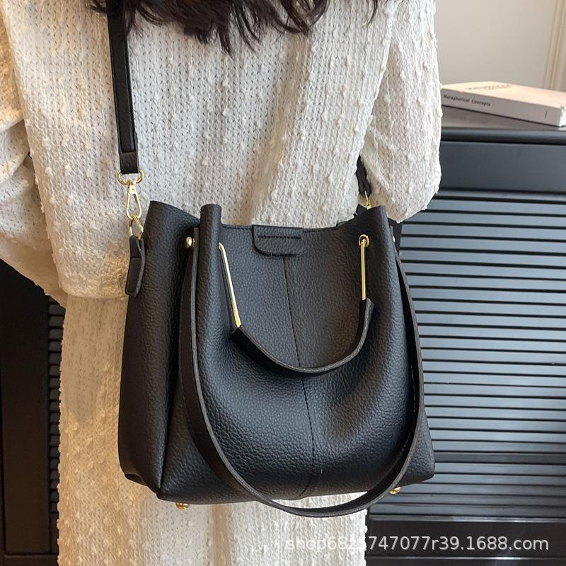This Year's Popular Bag Women's Large-capacity 2025 New Crossbody Bag Is Fashionable and Versatile Korean Texture Portable Bucket Bag