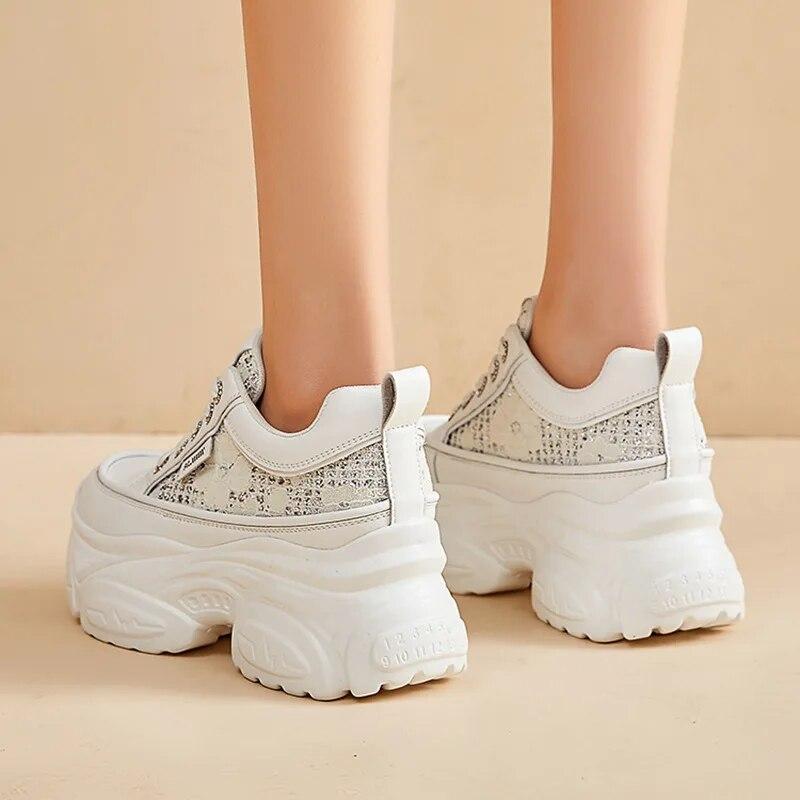 Fujin Сандалии из синтетической кожи с воздушной сеткой, 8 см, вулканизированный скрытый каблук и платформа, блестящие массивные кроссовки на танкетке, летняя женская обувь на полой основе