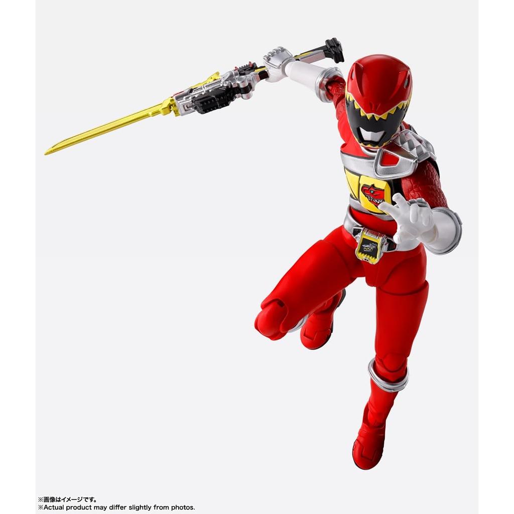 TAMASHII NATIONS С.Х.. Фигурка Figuarts Zyuden Sentai Kyoryuger Kyoryu Red 145 мм - окрашенная коллекционная игрушка из АБС и ПВХ