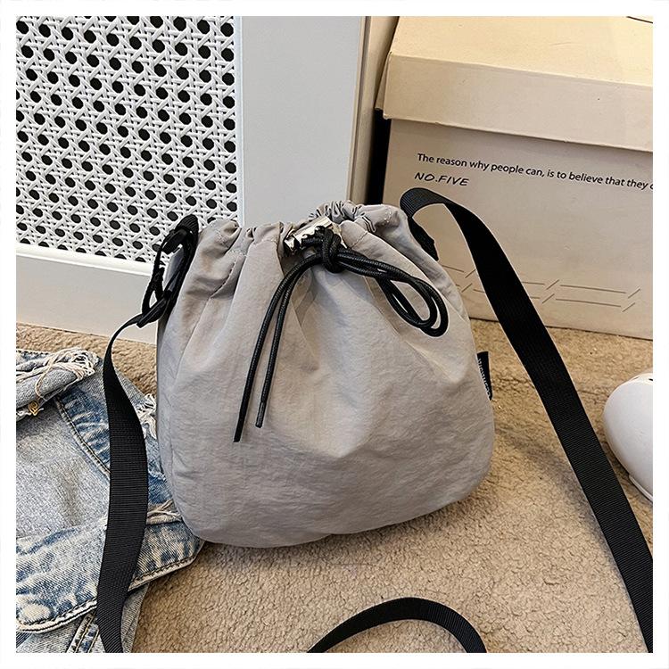 Сумки женские студенческие сумки-ведра легкие спортивные и для отдыха сумки через плечо большой емкости