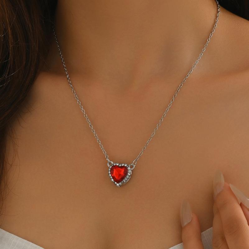 Ретро Любовь Ожерелье Ювелирное изделие Одна Стрела сквозь Сердце День Святого Валентина Премиум Кулон Кинжал Любви