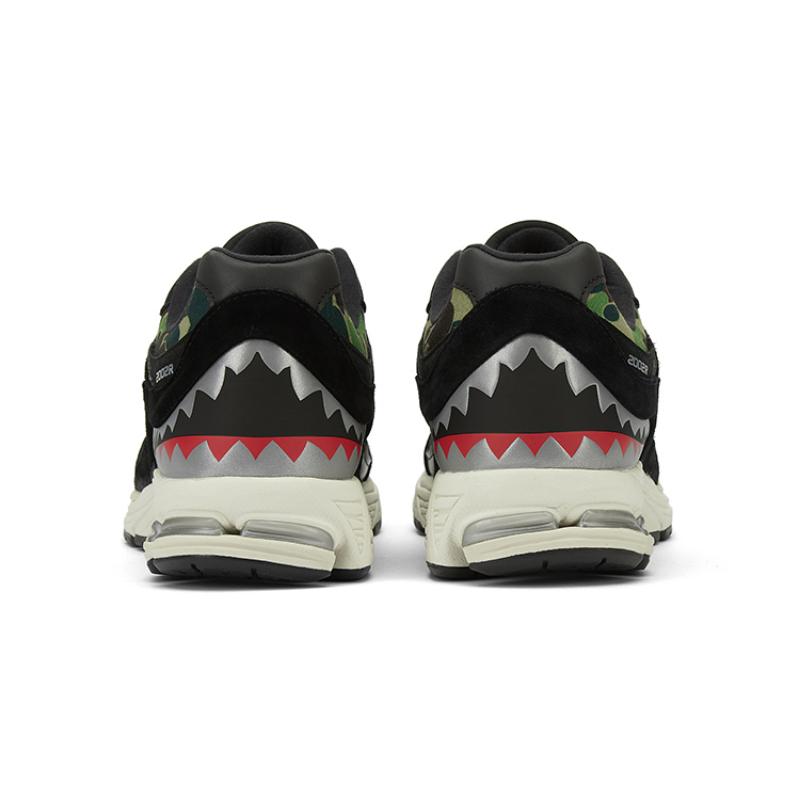 New Balance Кроссовки Bape X 2002R 'Apes Together Strong Black Camo' M2002RBF