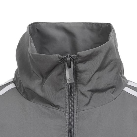 adidas Свободная спортивная куртка с воротником-стойкой и полосками JD3394