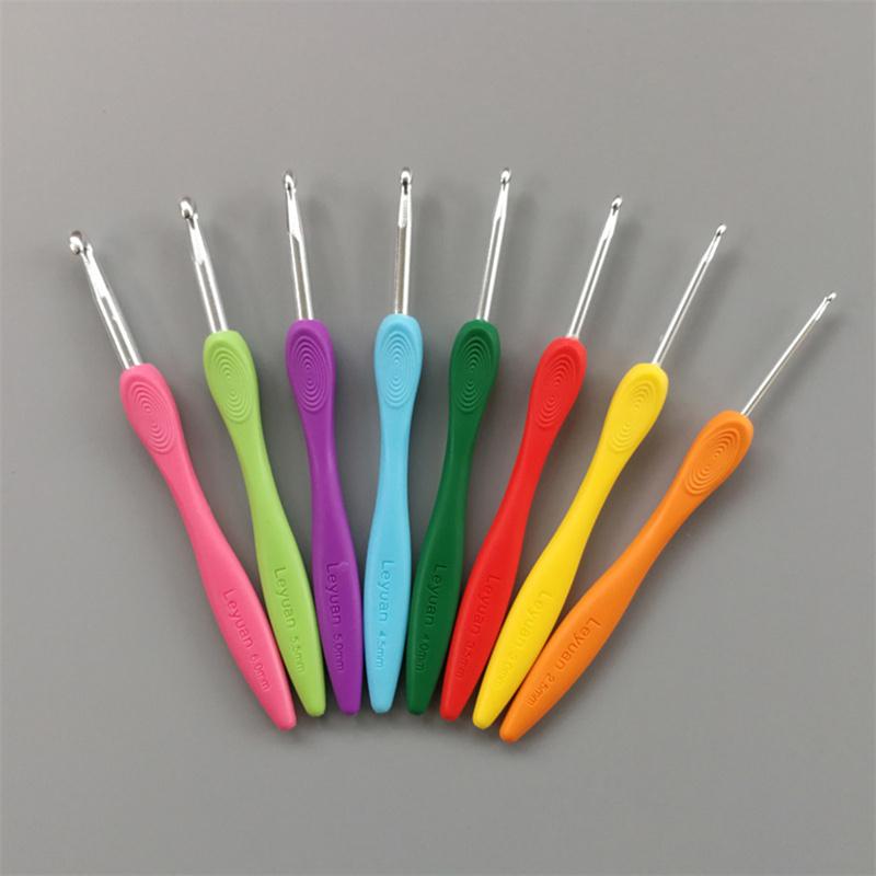 8Pcs/Set  2.5-6.0Mm Aluminum Crochet Needles Cushioned Handles Knitting Needles