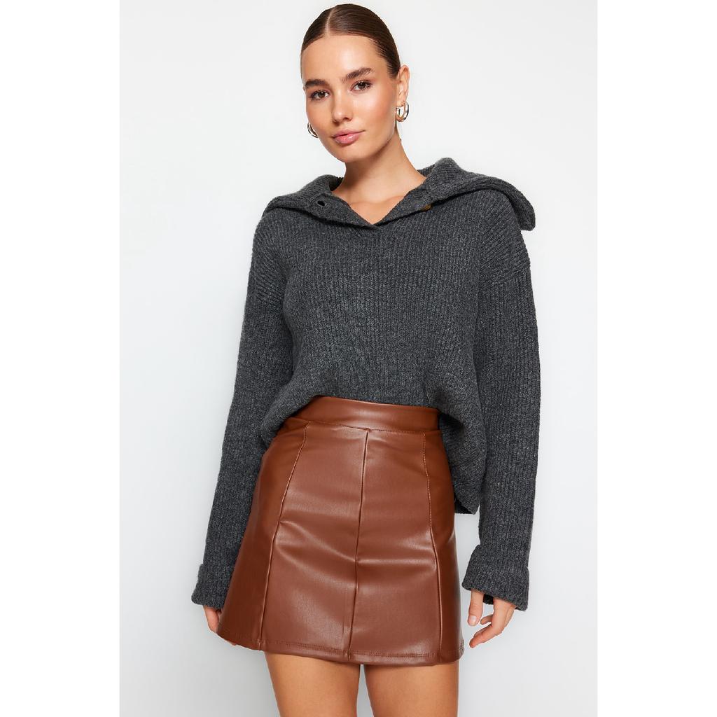 Коричневая мини-вязаная юбка из искусственной кожи с высокой талией Twoaw24et00154