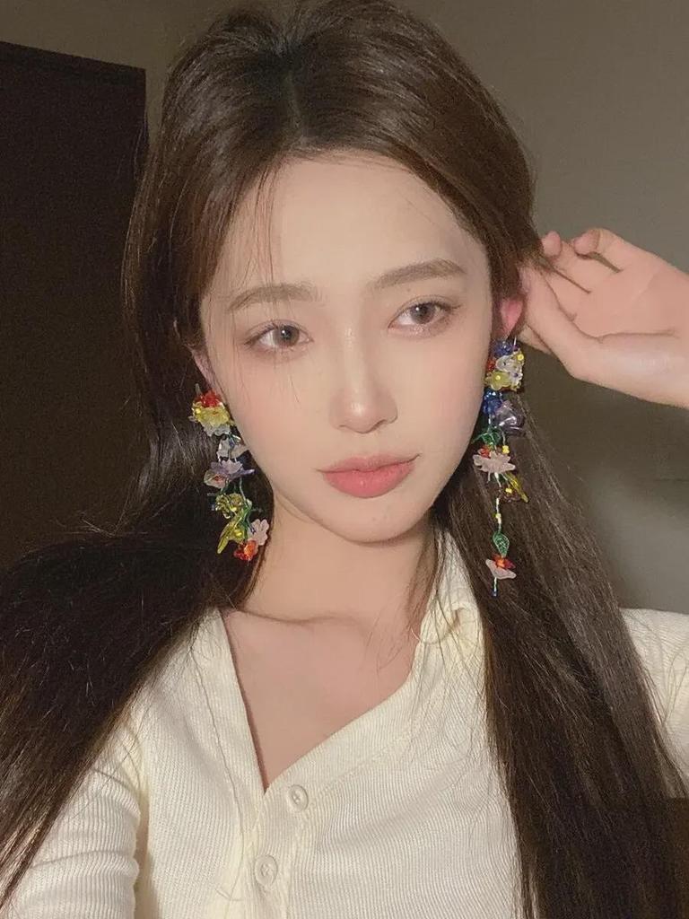 Персонализированные серьги ручной работы с цветочным узором и бусинами для женщин — весенне-летний дизайн с длинными листьями