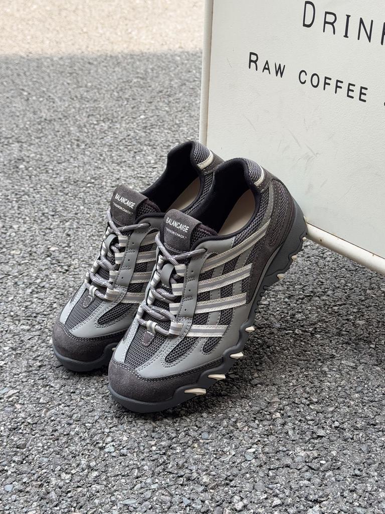 Нишевые ретро кроссовки на толстой подошве в стиле "маленьких пап" для женщин 2025 новая универсальная корейская версия немецких тренировочных кроссовок беговых спортивных кроссовок для женщин