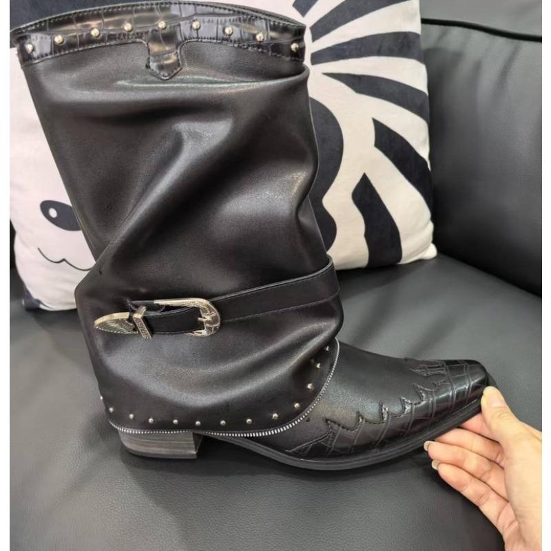 Новые Ретро Сапоги Популярные Сапоги Рыцаря с Пламенными Заклепками Плиссированные Женские Сапоги с Острым Носком на Толстом Каблуке с Пряжкой-Ремнем Черные Кожаные Сапоги до Середины Икры