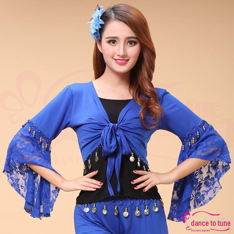 Костюм для занятий беллидансом с кружевными рукавами-трубами и шалью для танцев квадратной формы