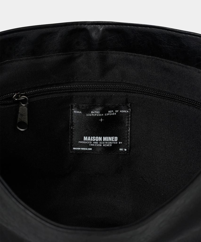 Maison Mined Сумка через плечо из фактурной кожи Черная