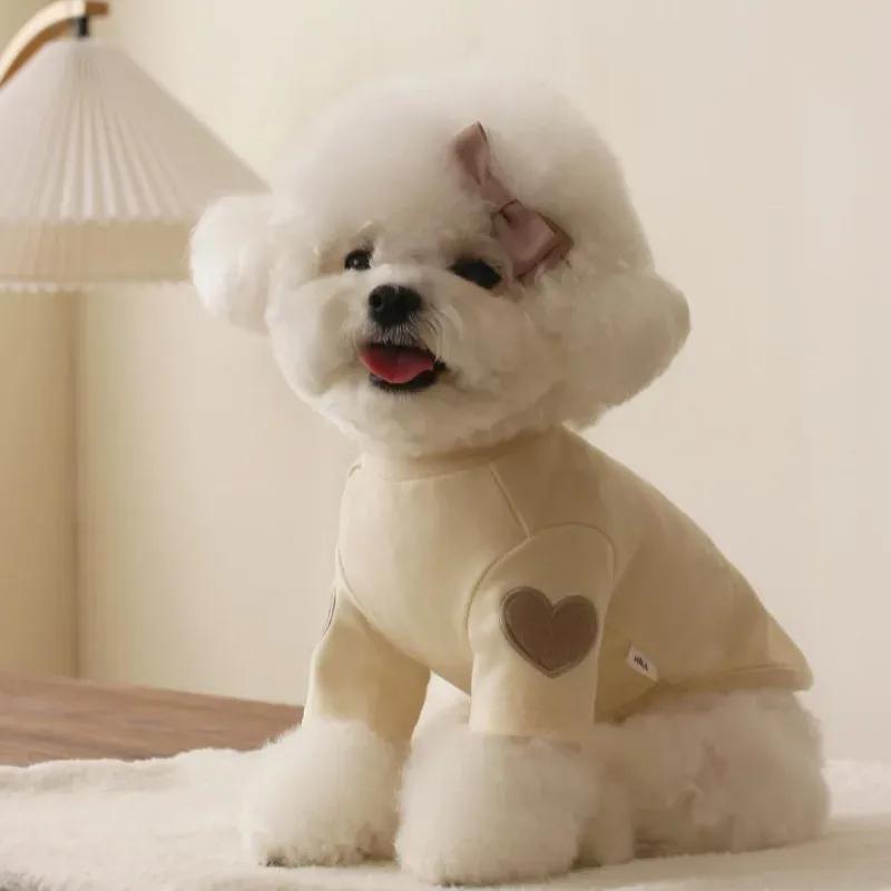 Love Winter Warm Pet Dog Clothing Base Shirt Cute Love Bear Teddy Yorkshire Hoodie Cat Pet Warm Clothing Designer Puppy Clothing