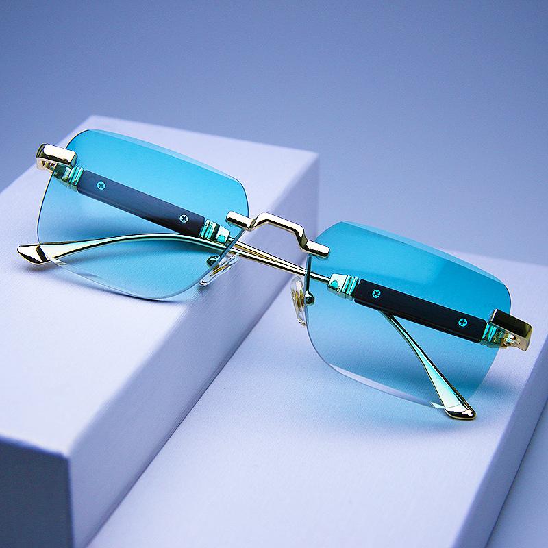 New Fashion Small Rectangle Sunglasses Men Women Vintage Square Driving Sun Glasses Luxury Brand Metal Frame UV Eyewear