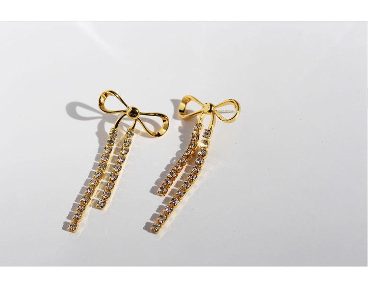 Мечтательные серьги-бабочки с бриллиантовой кисточкой: Стиль рококо, милая крутая девушка, легкая роскошь, преппи-шипы.