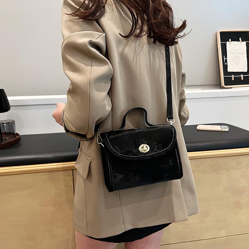 Small Bag New Portable Small Square Bag Versatile Shoulder Bag Fashion Messenger Bag