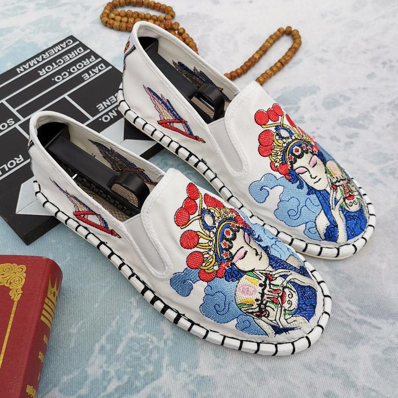 Chinese Traditional Embroidered Flats Shoes Women Classic Embroidery Womens Loafers Breathable Slip On Shoes Women Espadrilles