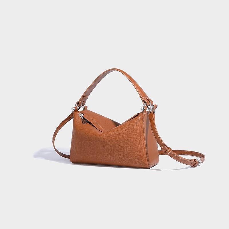 Niche Light Luxury Pillow Bag Advanced Sense Portable Small Square Bag Fashion Commuter Single Shoulder Crossbody Bag