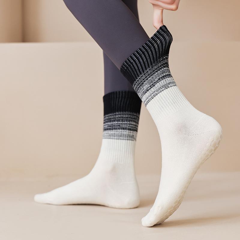 Gradient Yoga Socks Women Professional Silicone Non-slip Pilates Socks Indoor Workout Gym Fitness Cotton Dance Sports Socks Sox