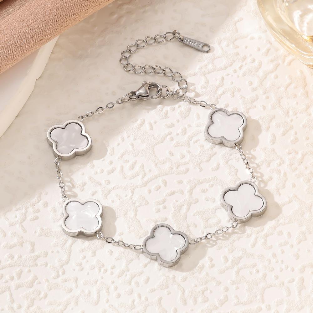 Модный новый браслет из титановой стали 18 карат с четырехлистным клевером и перламутром не выцветает, женское украшение для рук