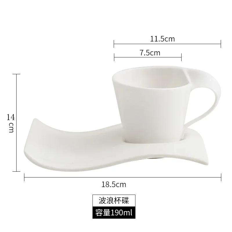 Легкая роскошная кофейная чашка, чисто белая и элегантная кофейная чашка с блюдцем, высококачественная красная чайная чашка, бытовые керамические чашки для воды, сувенир