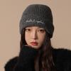 Вязаная шапка для женщин на осень и зиму с вышивкой букв, подчеркивающая лицо, маленькая шерстяная шапка, повседневная модная простая теплая шапка-пуловер для мужчин, трендовая