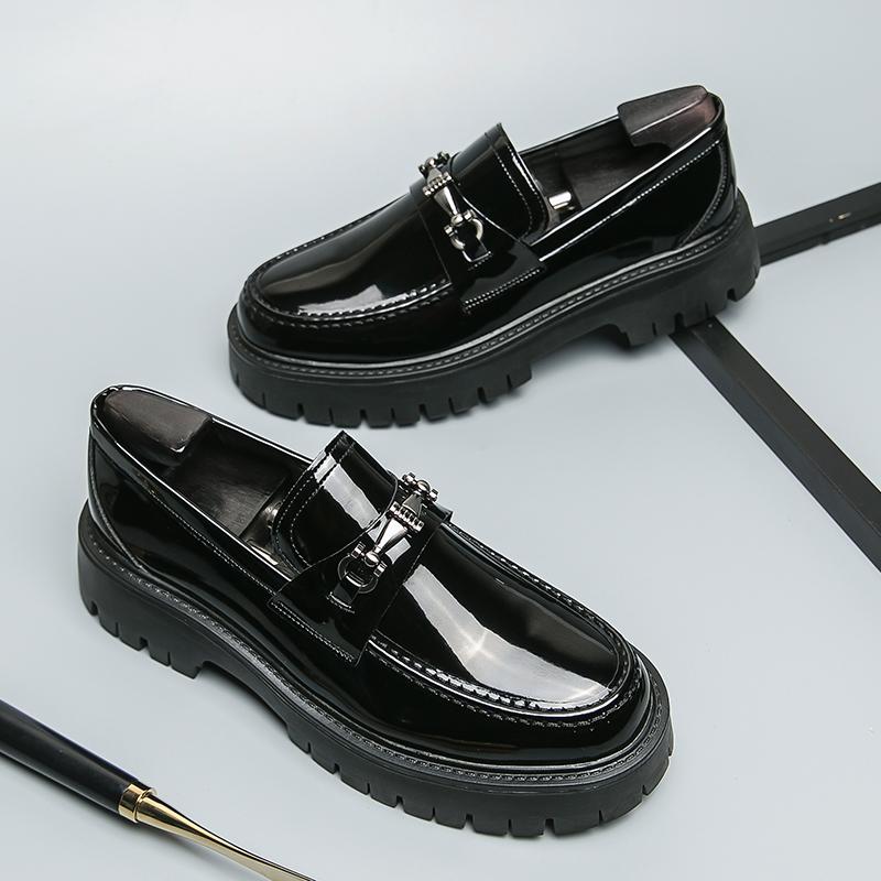 2024Новинка, горячая распродажа, повседневная деловая обувь на толстой подошве, британские лакированные туфли-броги, мужские дышащие нескользящие туфли-оксфорды