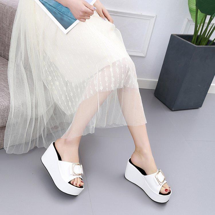 Thick-soled Word Drag Joker Black Slippers Women's Footwear Wedges Wear Sandals and Slippers At The Bottom of Muffins