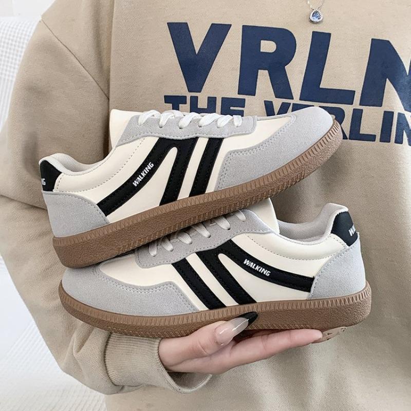 Fashion Women Sneakers 2025 Spring New Luxury Flat Loafers Comfortable Slip On Soft Female Sneakers Lightweight Outdoor Shoes for Women