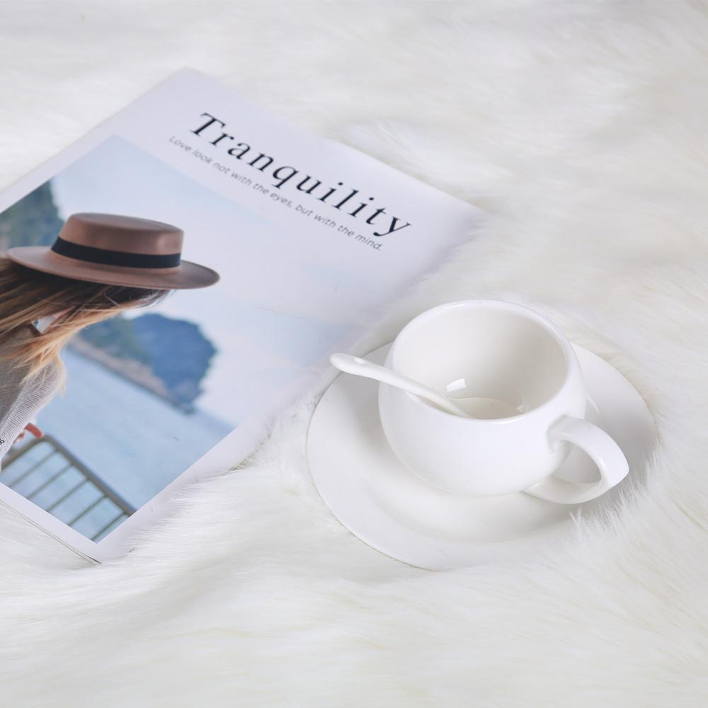 Плюшевый мягкий ковер из овчины для спальни, имитация прикроватного коврика, ковер для гостиной, диванная подушка, белые коврики, меховой ковер для гостиной 