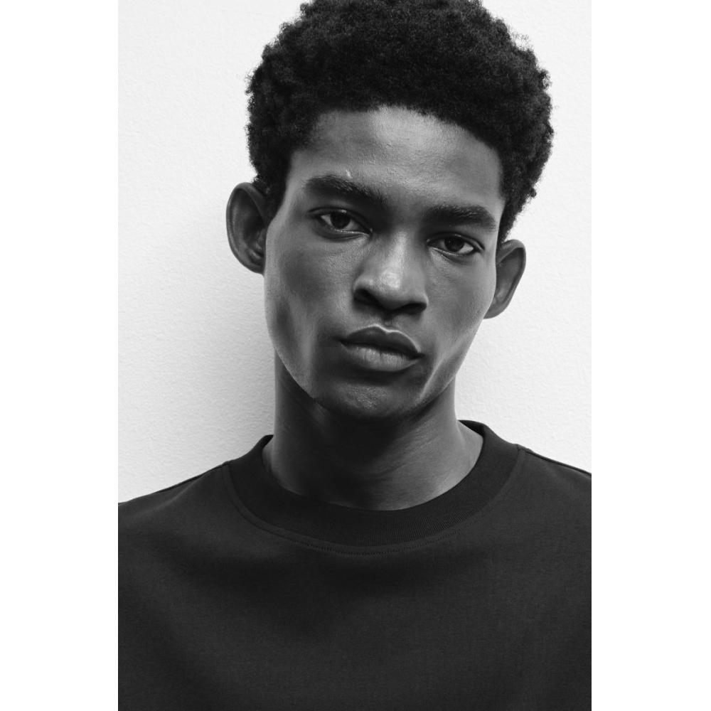 Футболка свободного кроя HM, черная