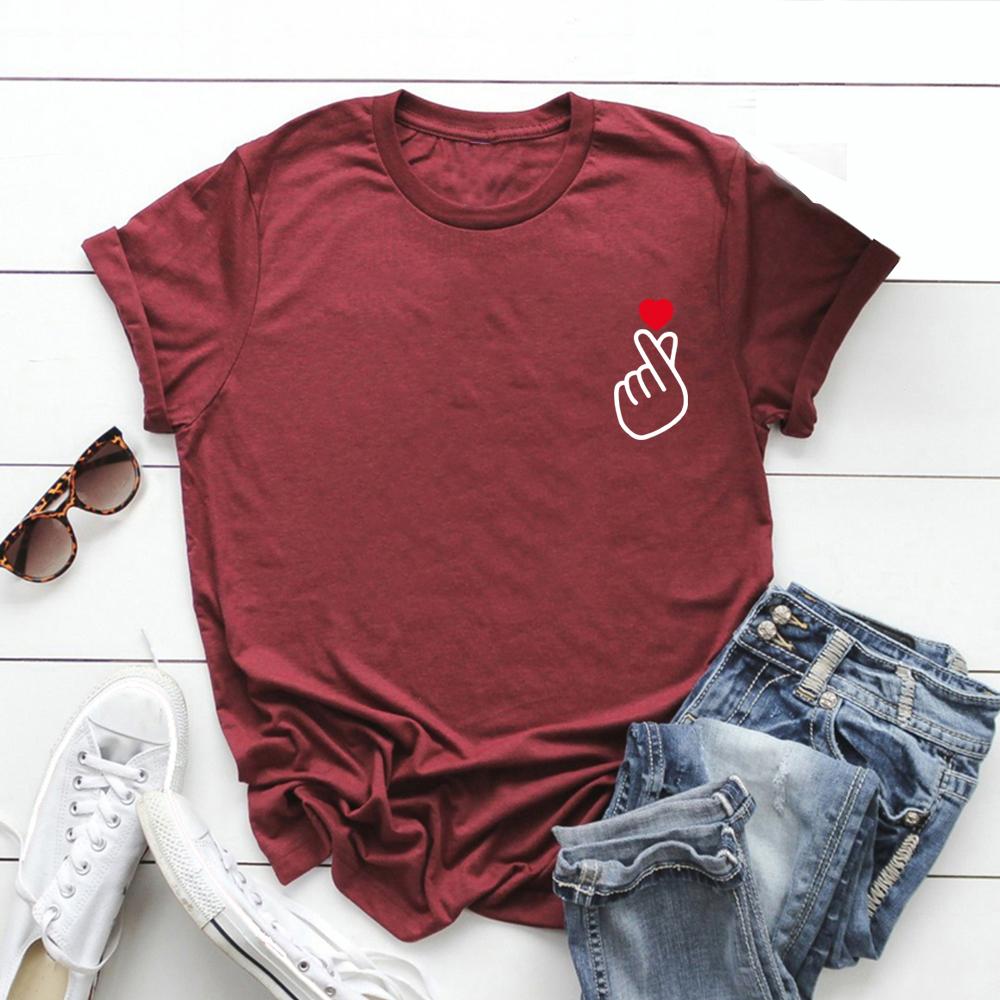 Корейская футболка с изображением пальца и символом любви Корейская футболка с изображением пальца и сердца Kpop Женские графические футболки Милая футболка K-Pop с коротким рукавом Женская футболка
