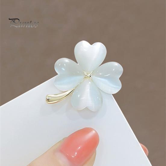 Брошь в виде клевера, украшение для воротника официальной одежды, брошь с растением, ювелирные изделия для одежды, гладкая реалистичная форма листа, антикоррозийная легкая булавка для одежды