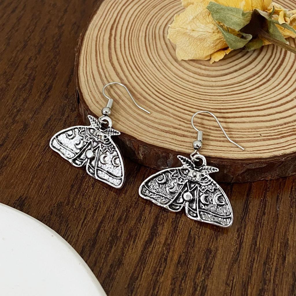 Серьги 'Готическая Луна и Солнце' с мотыльками 2025 – Ретро сплав, этническая модная бижутерия, серьги-крючки для женщин