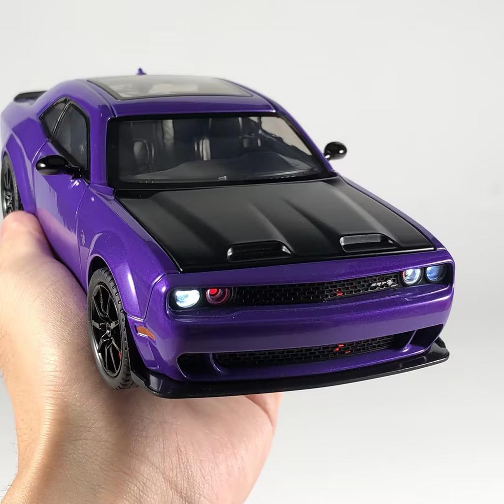 1:24 Dodge Challenger Hellcat Redeye Flash Version Литой Металлический Модель Автомобиля Американский Мускул-Кар Украшение для Рабочего Стола Компьютера Подарок